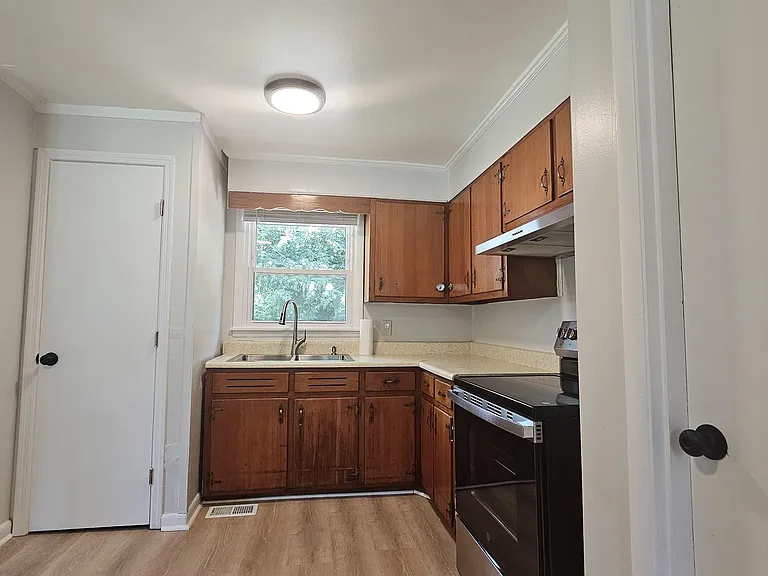 3725 Broadmor Rd NW — Photo 8