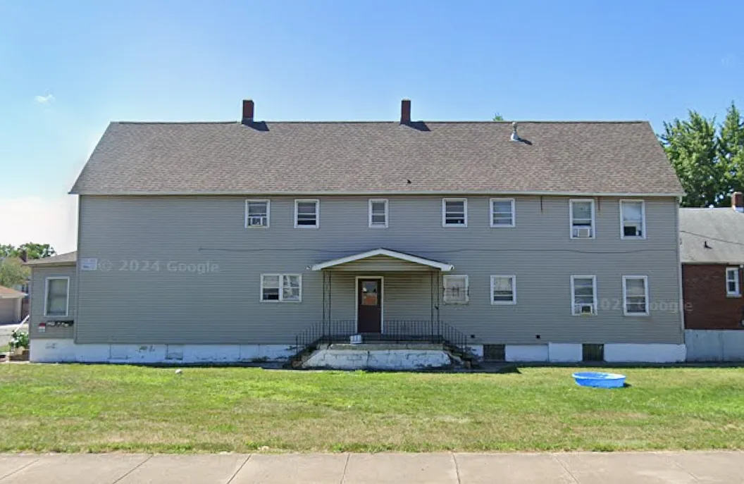 2 bed, $965 — Photo 1