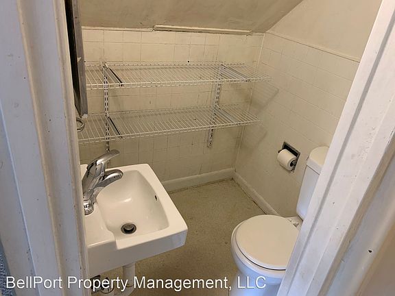 4th image of 252 Woodford St #4986827