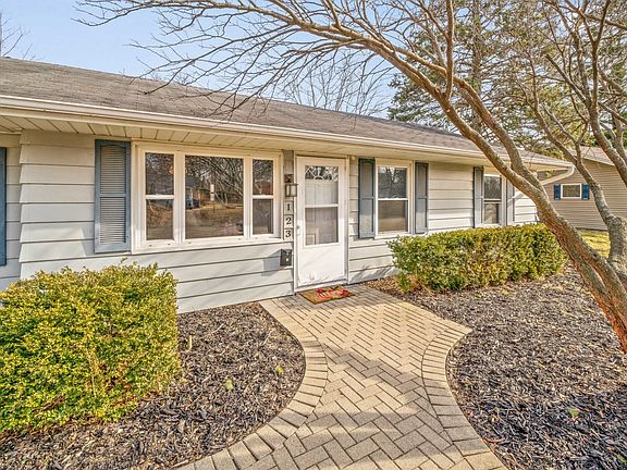 4th image of 123 Knollwood Dr