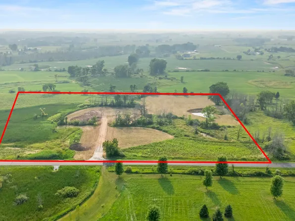 3546 Lily Lake Rd, Green Bay, WI 54311