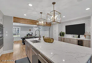 111 Sanborn Ave — Photo 15