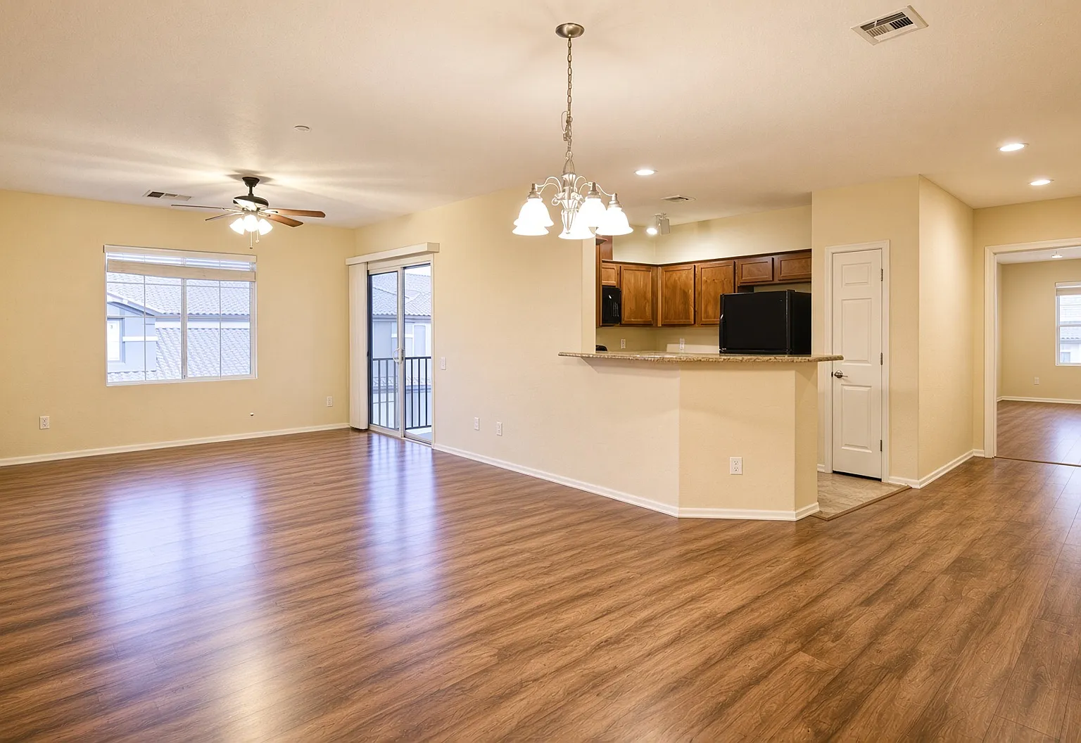 3 bed, 1475 sqft, $1,875 — Photo 1