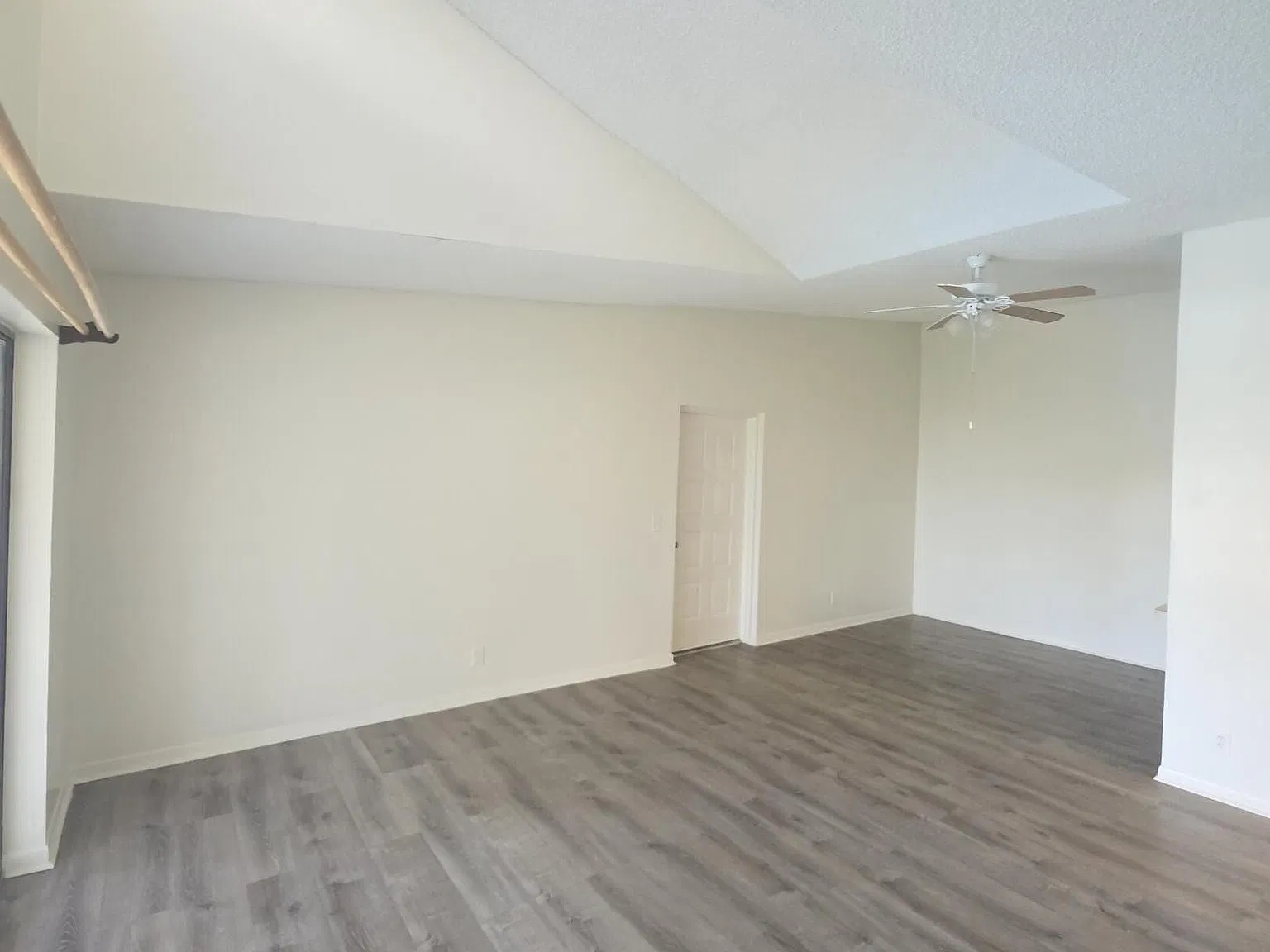 2 bed, 2.0 bath, 1005 sqft, $1,900 — Photo 2