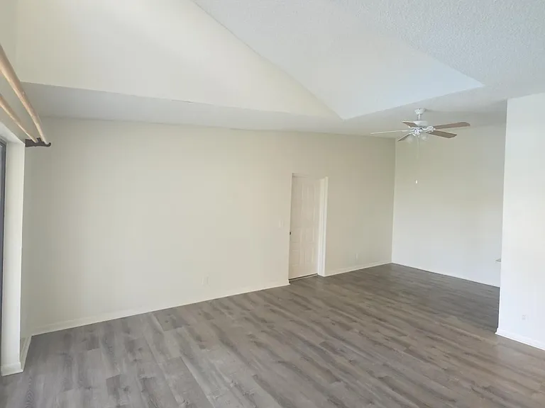 202 Foxtail Dr #F3 — Photo 2