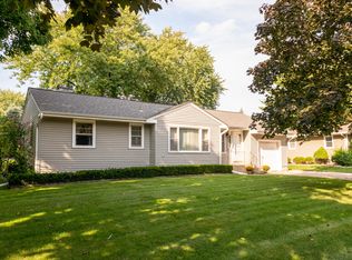 161 Snow St, Sugar Grove, IL 60554