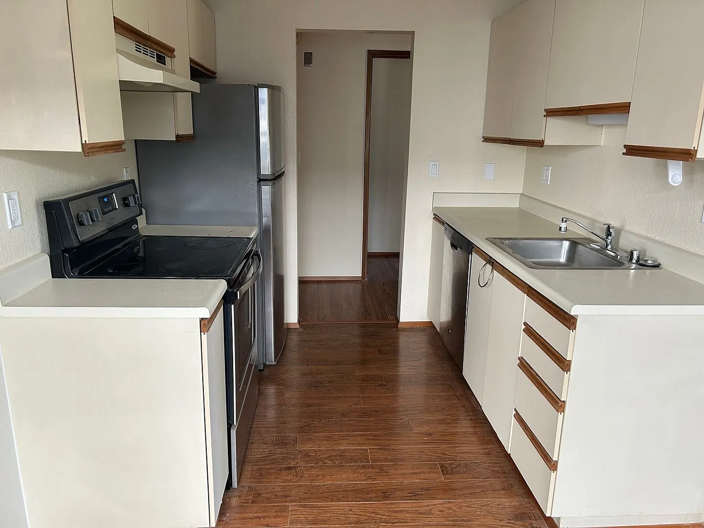Lovely 2 Bedroom/2 Bath Condo in Bitter Lake Area! — Photo 4