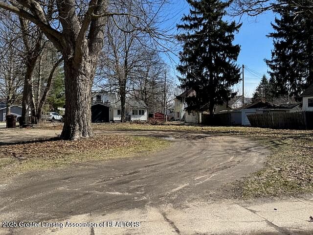 2nd image of 318 N Cochran Ave