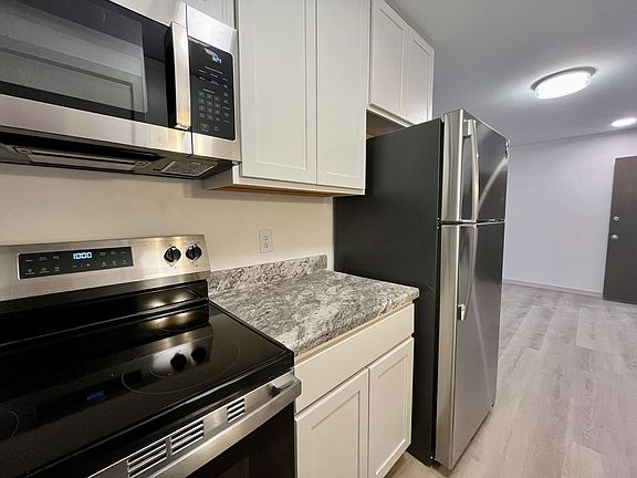 2nd image of 11060 W Janesville Rd #5