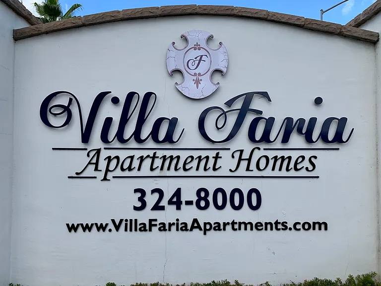 7525 N Willow Ave — Photo 1
