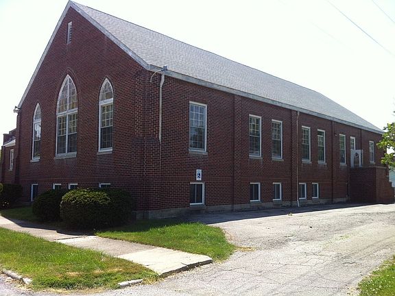 2nd image of 221 N Cherry St