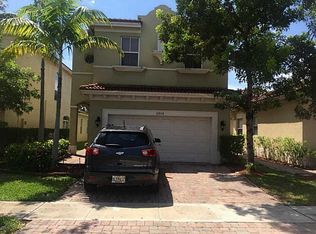 1016 NE 40th Rd, Homestead, FL 33033