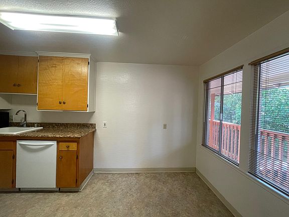 4th image of 709 Laurel Ave APT 1