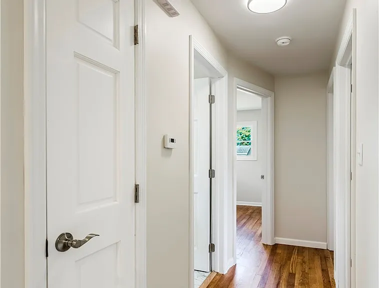 222 Wilber St — Photo 29