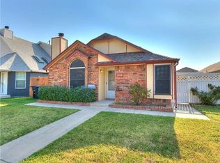 2116 Westmore Dr, Moore, OK 73170