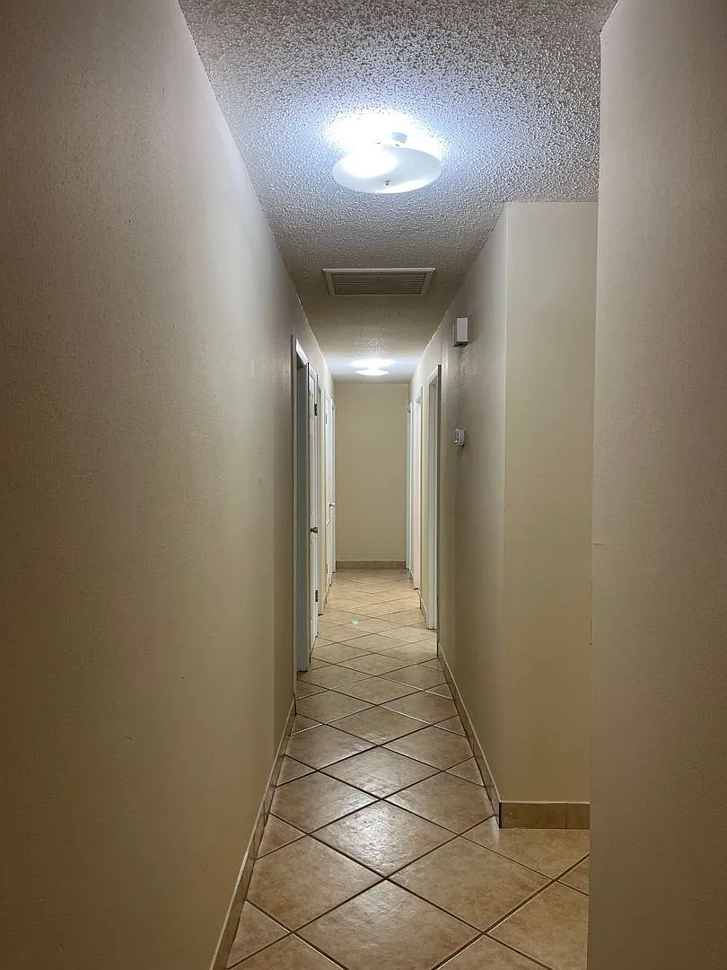 4 bed, 3.0 bath, 2190 sqft, $1,999 — Photo 3