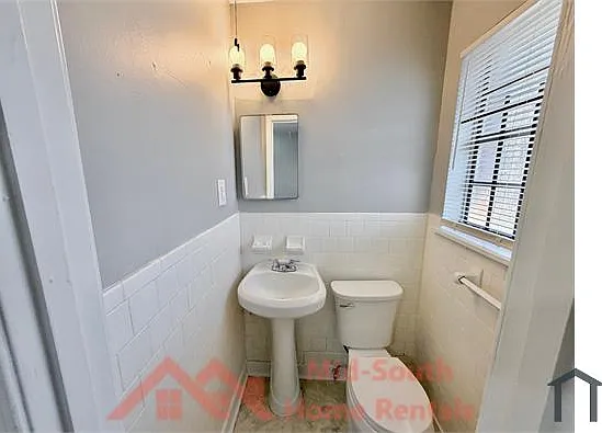 2054 Benford St — Photo 12