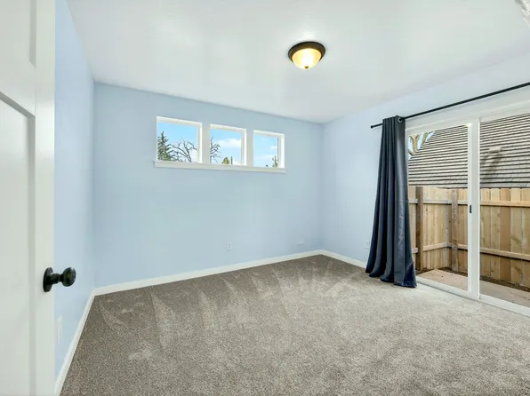 530 G St #5, Jacksonville, OR 97530