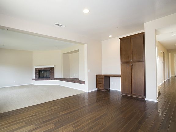 5th image of 3202 Crane Ave