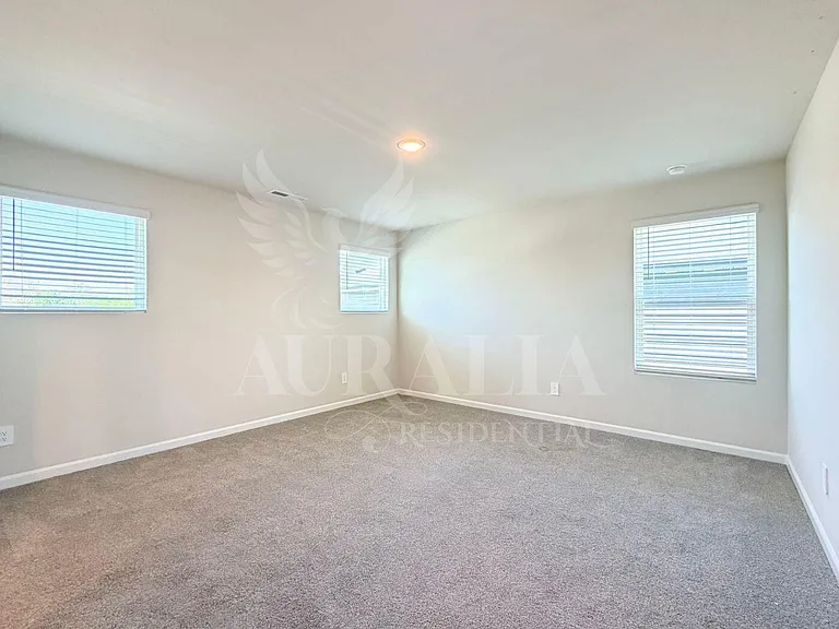 645 Red River Dr — Photo 32