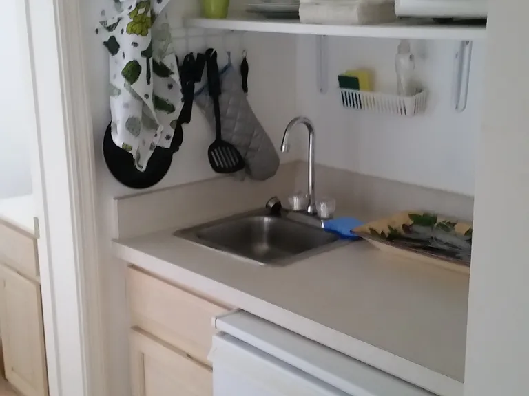 Kitchenette, microwave and coffee maker