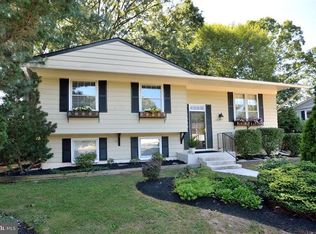 7956 Hammond St, Alexandria, VA 22309