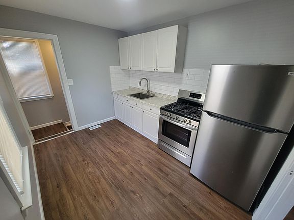 3rd image of 11252 Continental Ave