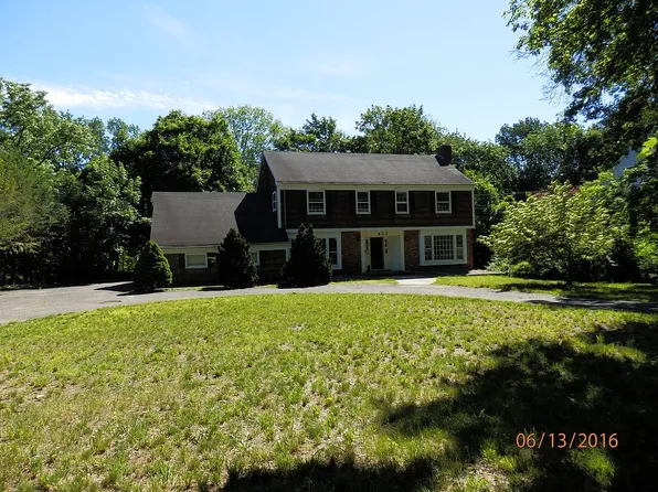 234 Undercliff Ave, Edgewater, NJ 07020