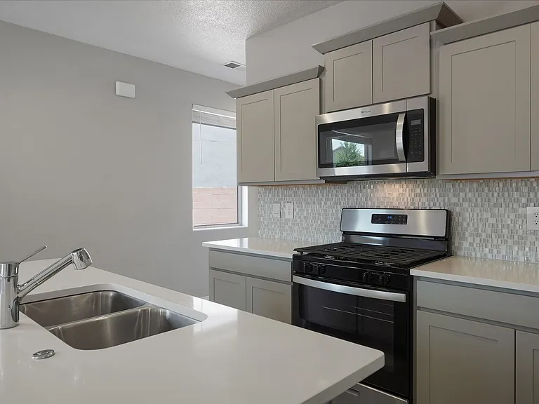 3205 Tazanita Loop SE — Photo 8