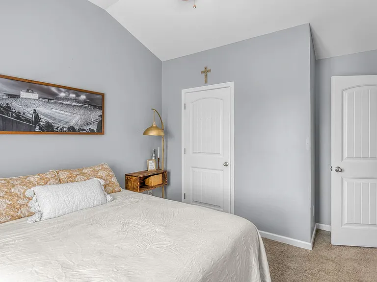 324 Frontier Cir — Photo 25