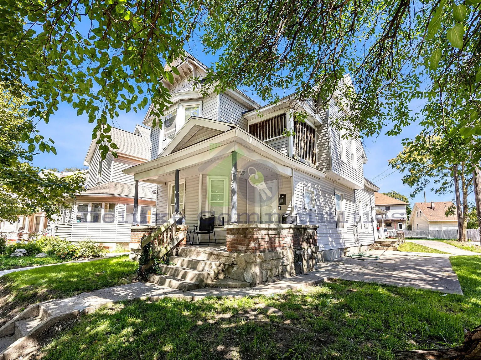 415 Graham St SW — Photo 3