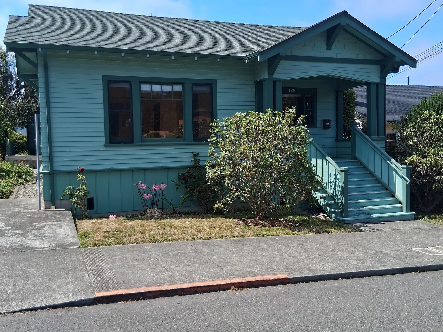4 bed, 1400 sqft, $2,900 — Photo 2
