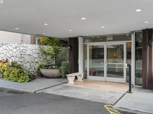 2323 SW Park Pl Unit 1006, Portland, OR 97205