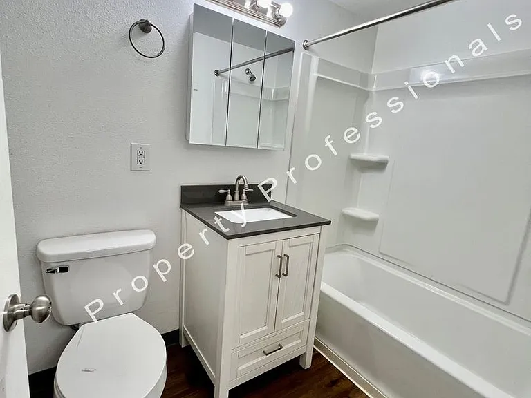 777 Main St #4 — Photo 11
