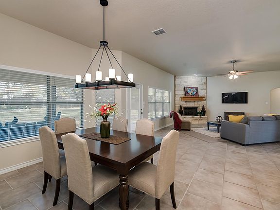 5th image of 156 Diamond View Dr