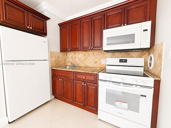 4th image of 2901 Middle River Dr APT 5