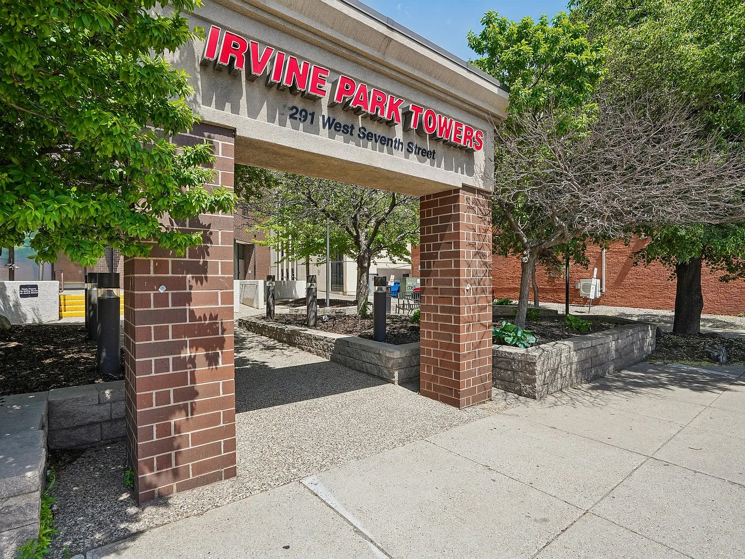 Irvine Park Towers — Photo 4