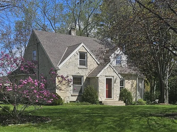 206 Heidel ROAD, Thiensville, WI 53092