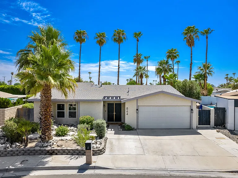 864 S Mountain View Dr — Photo 2