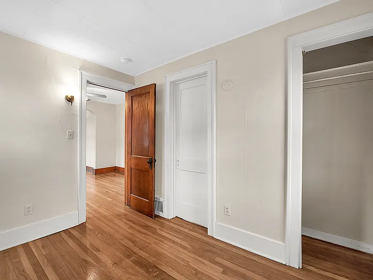 Large closet in BR