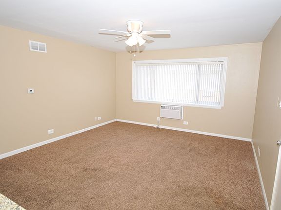 3rd image of 34 N Main St APT 1N