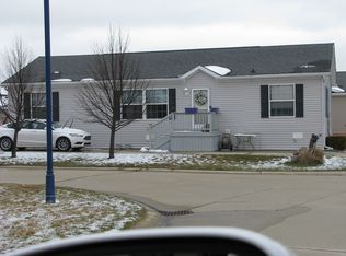 227 Pine Lakes Dr W, Lapeer, MI 48446