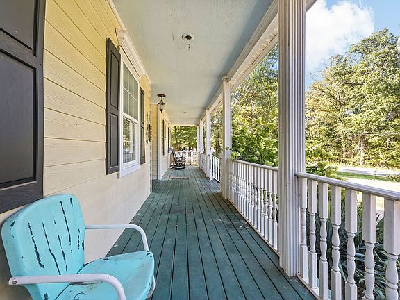 3rd image of 17 Sandhurst Dr