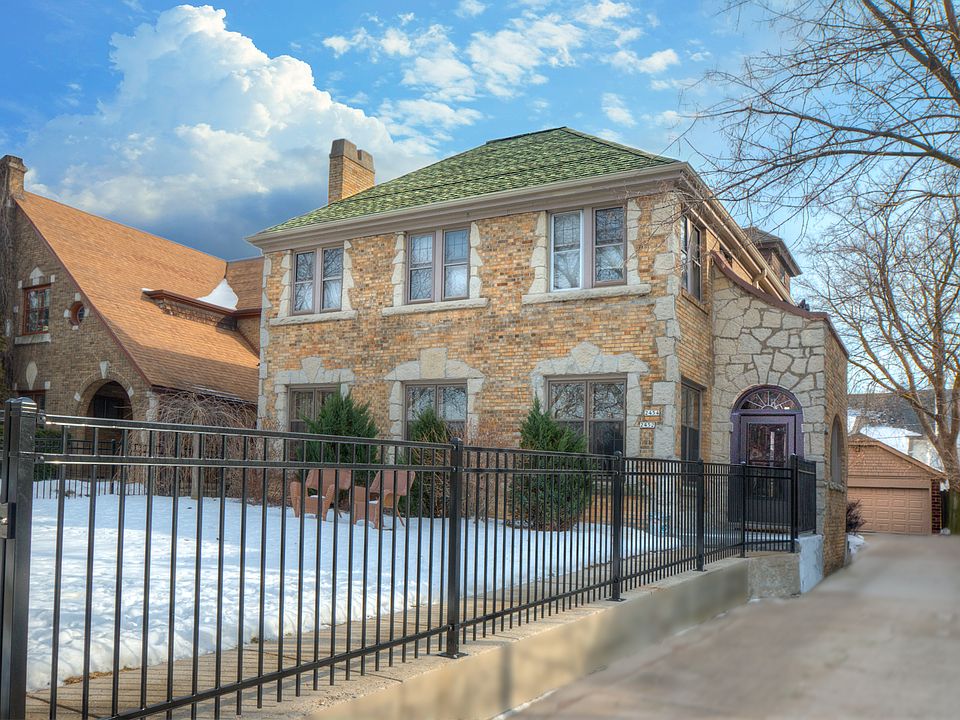 1st image of 2452 N Lake Dr #2452