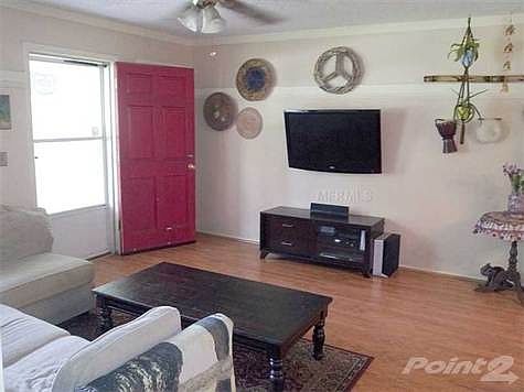 3rd image of 218 Circle Hill Dr
