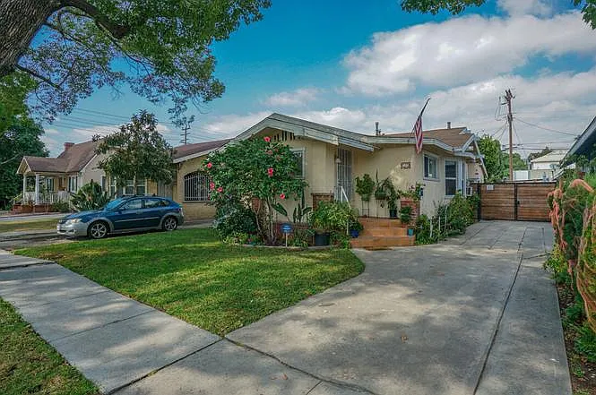 2 bed, 800 sqft, $3,500 — Photo 3