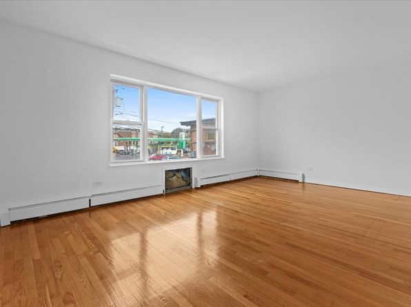 415 S Maple Ave APT 402, Oak Park, IL 60302