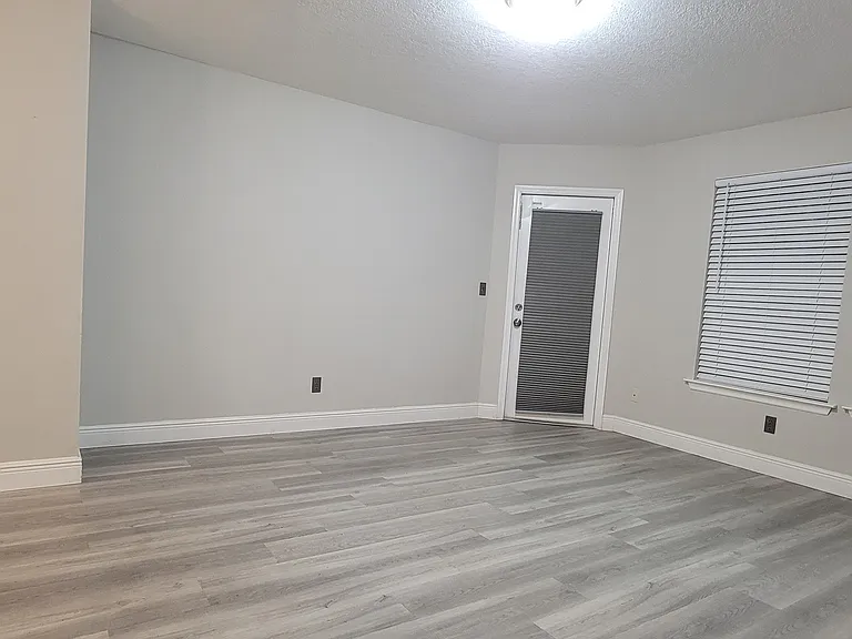 6148 Westgate Dr #103 — Photo 3