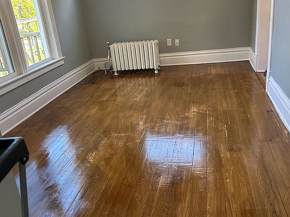 2nd image of 725 S Cedar Ave