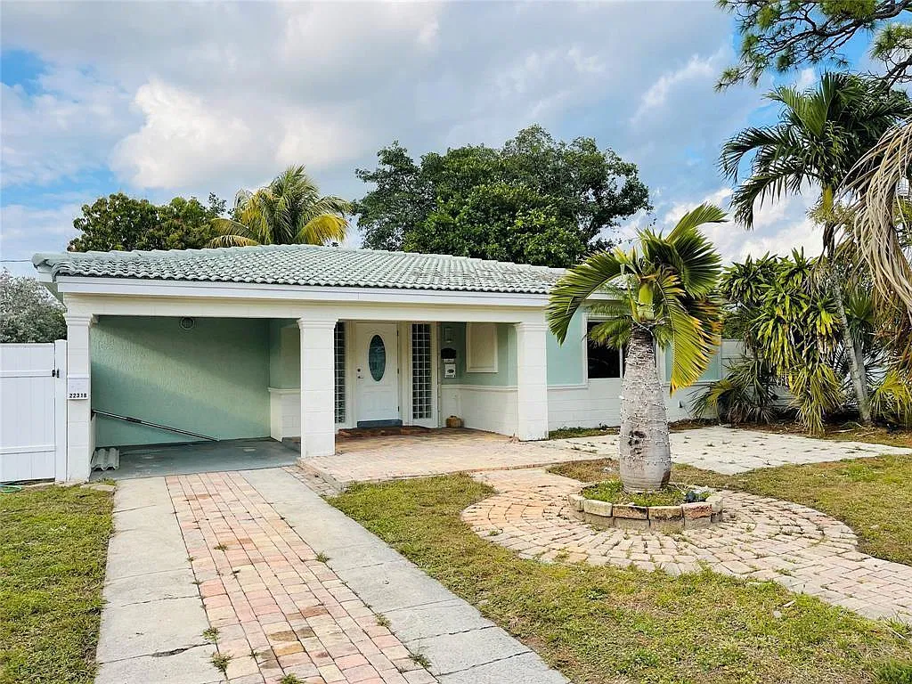 3 bed, 2.0 bath, 973 sqft, $3,200 — Photo 4